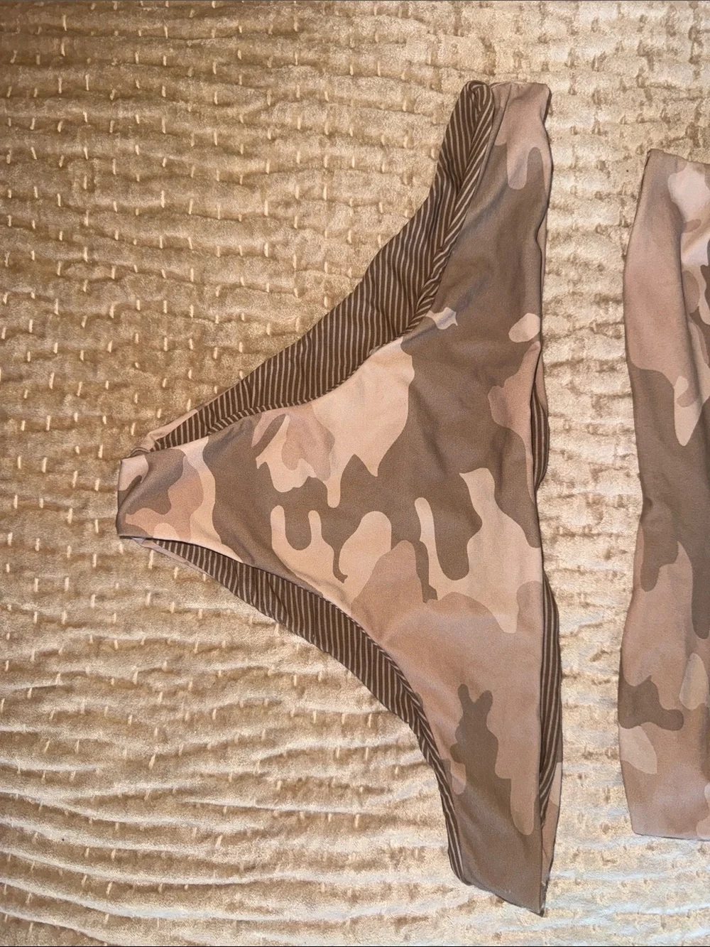 Acacia camo bikini - Picture 2 of 6